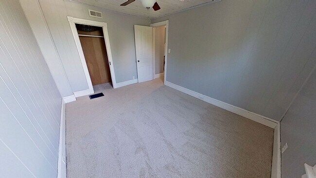 Building Photo - Duplex