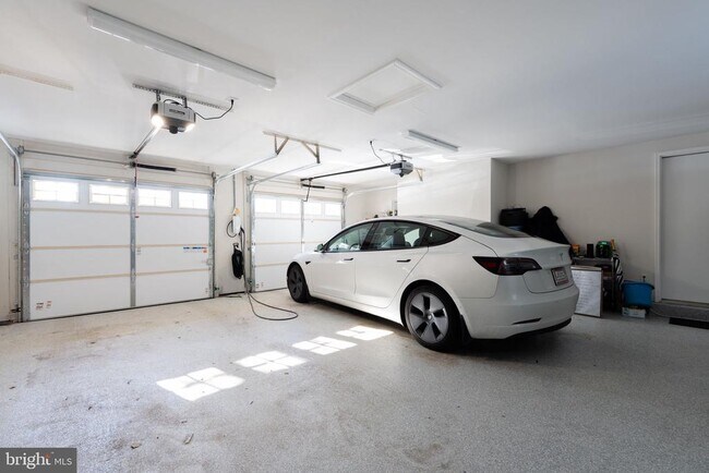 Building Photo - 11922 Holly Spring Dr