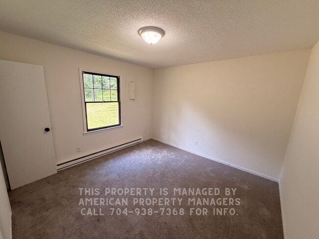 Building Photo - 110 Eldon Ln