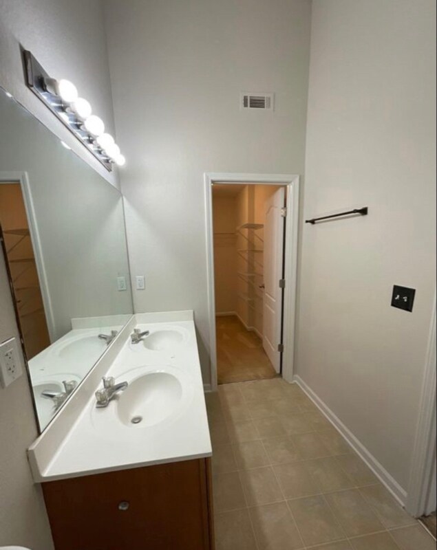 Building Photo - 6941 Rogers Point