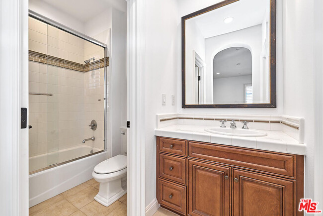 Building Photo - 9 Coral Cay