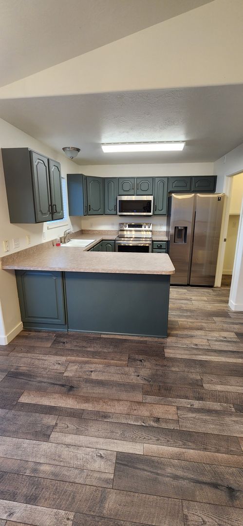 Building Photo - Herriman 6 Bedroom Home!!