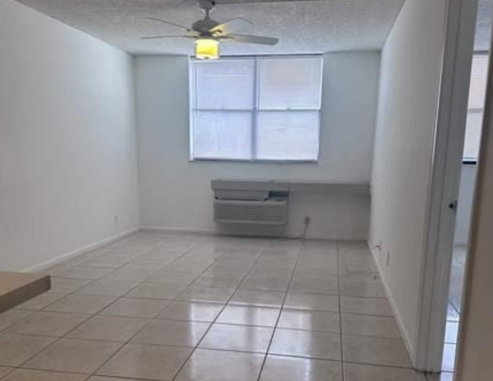 Building Photo - 2501 Riverside Dr
