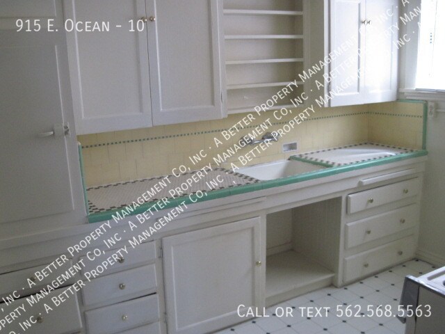 Building Photo - 915 E. Ocean-10