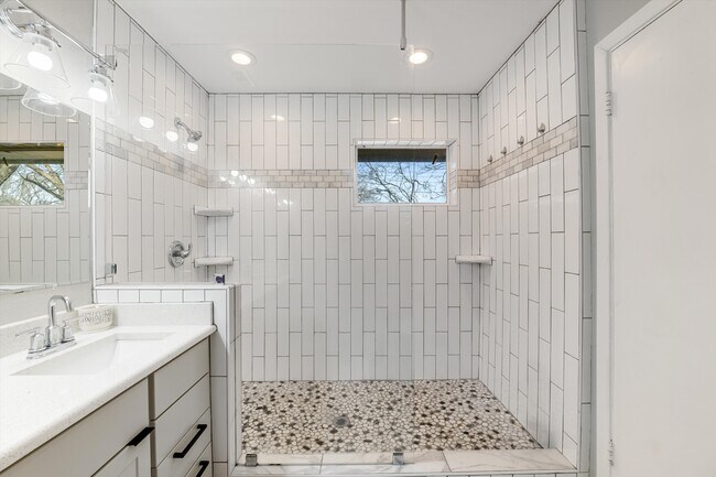 Building Photo - 2753 Larkspur Ln