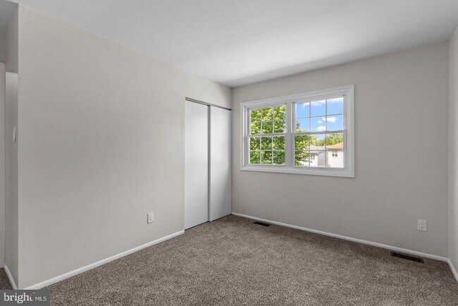 Building Photo - 203 Commonwealth Dr