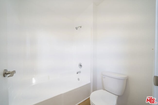 Building Photo - 121 Cancion Way