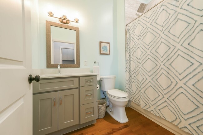 Building Photo - 213 N Hutcheson St