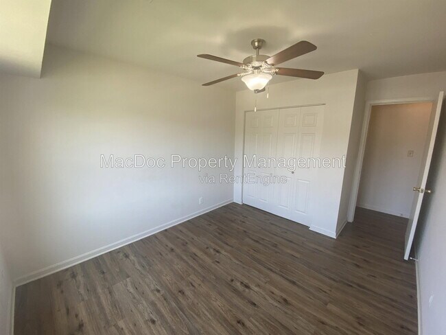 Building Photo - 100 Chesterfield Ln