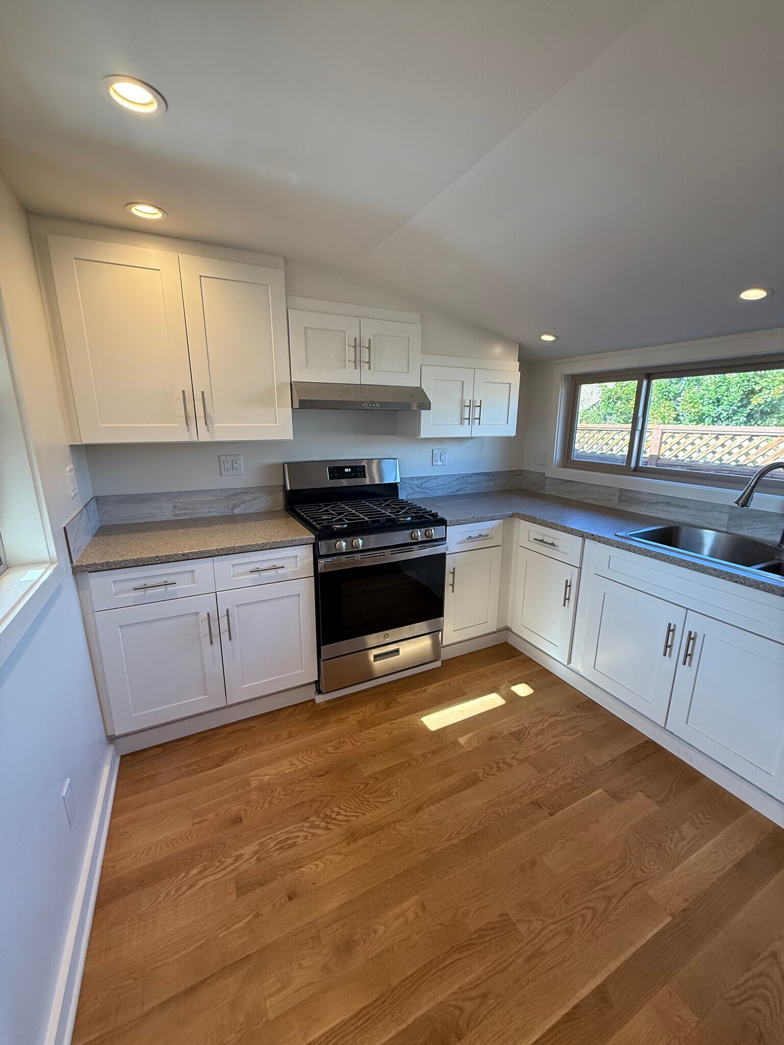 Building Photo - 133 Washburn Ave