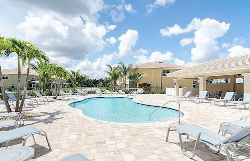 Building Photo - 12503 Laurel Cove Dr