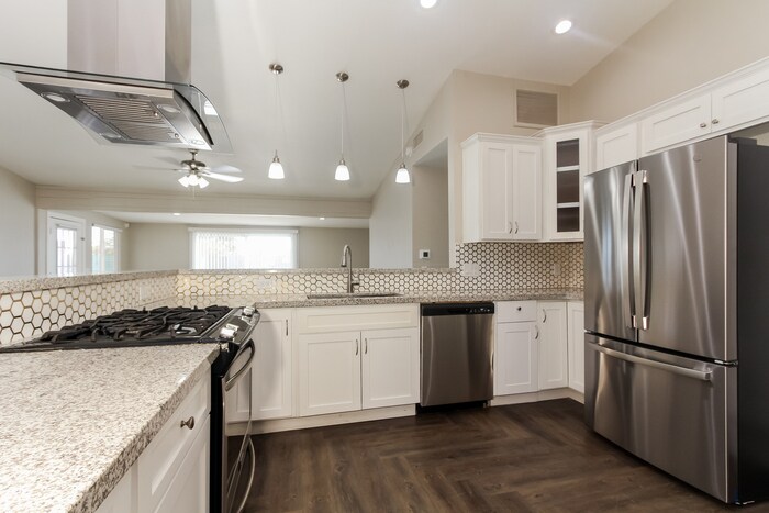 Building Photo - 6080 S Springbrook Dr