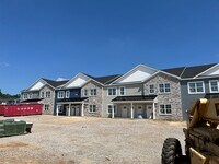 Building Photo - Salem Run Apartments Phase 2
