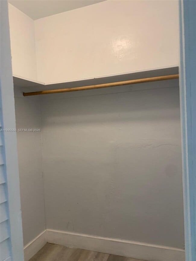 Building Photo - 1016 NE 17th Ave