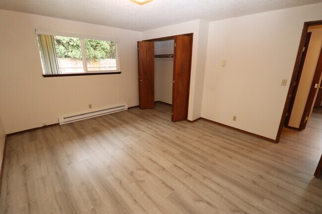 Building Photo - 4732 Cougar Ct SE