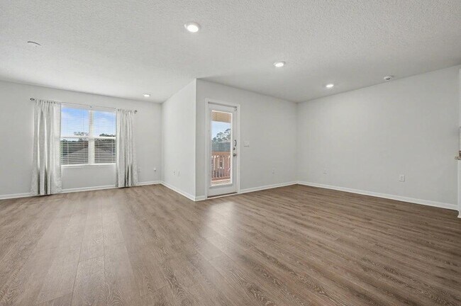 Building Photo - 3277 Chapelwood Dr