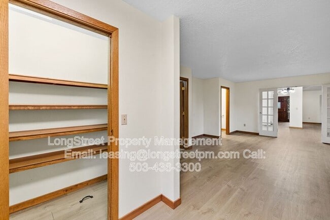 Building Photo - 13777 SE 115th Ave