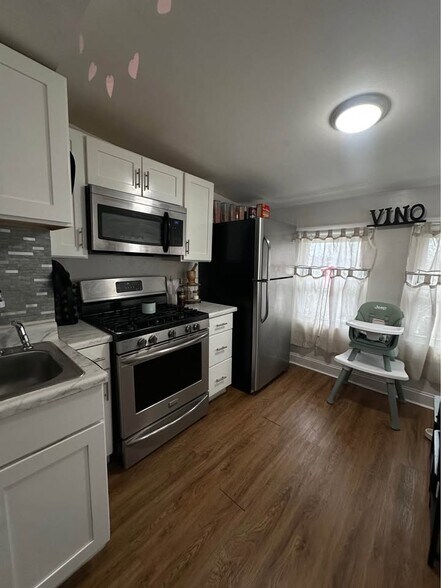 Building Photo - 2 Prospect St