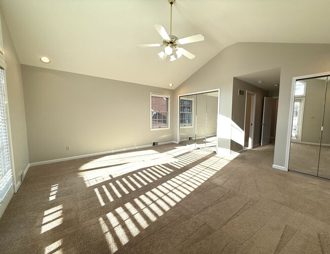 Building Photo - Spacious 3 Bedroom 2 Bath Home