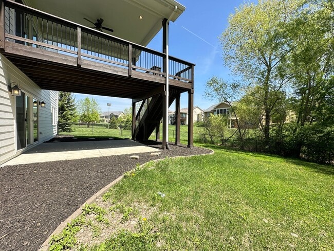 Building Photo - Astonishing 5 bedroom 3.5 Bath Home