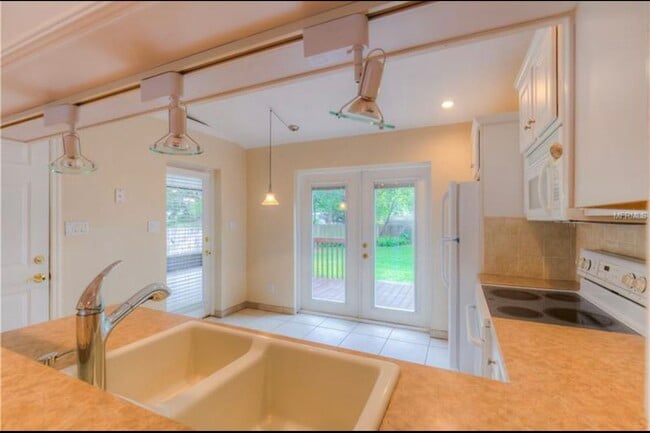 Building Photo - 2919 Hargill Dr
