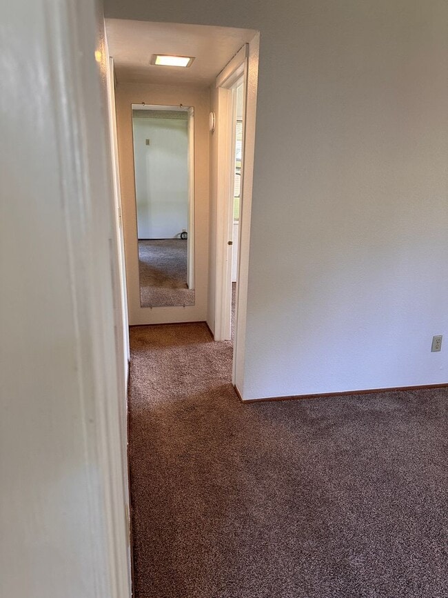 Building Photo - East Sacramento 1 Bed House on Large Lot