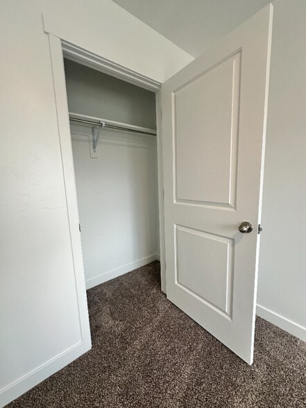 Building Photo - 1089 Waterway Ln