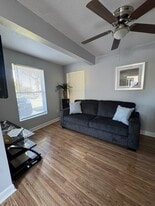 Building Photo - 1558 NE 30th St