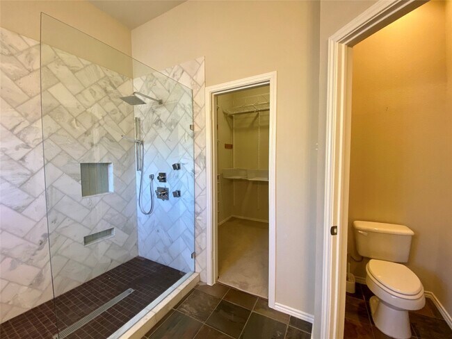 Building Photo - 4402 Everest Ln