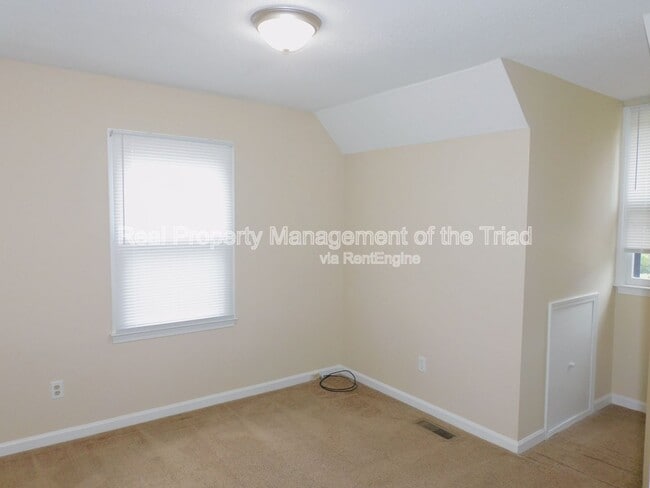 Building Photo - 1723 Hannaford Rd