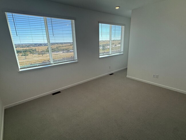 Building Photo - BRAND NEW 3 bedroom townhome in Castle Pines!