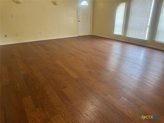 Building Photo - 2311 Old FM 440 Rd