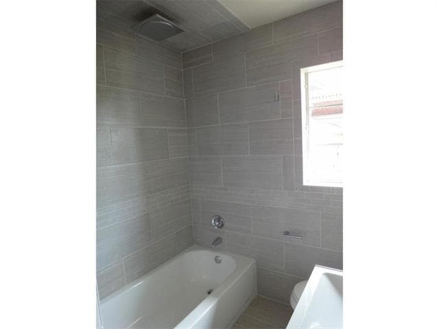 Building Photo - 6831 La Vista Dr