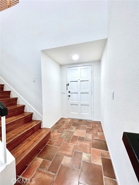 Building Photo - 809 Creekside Dr