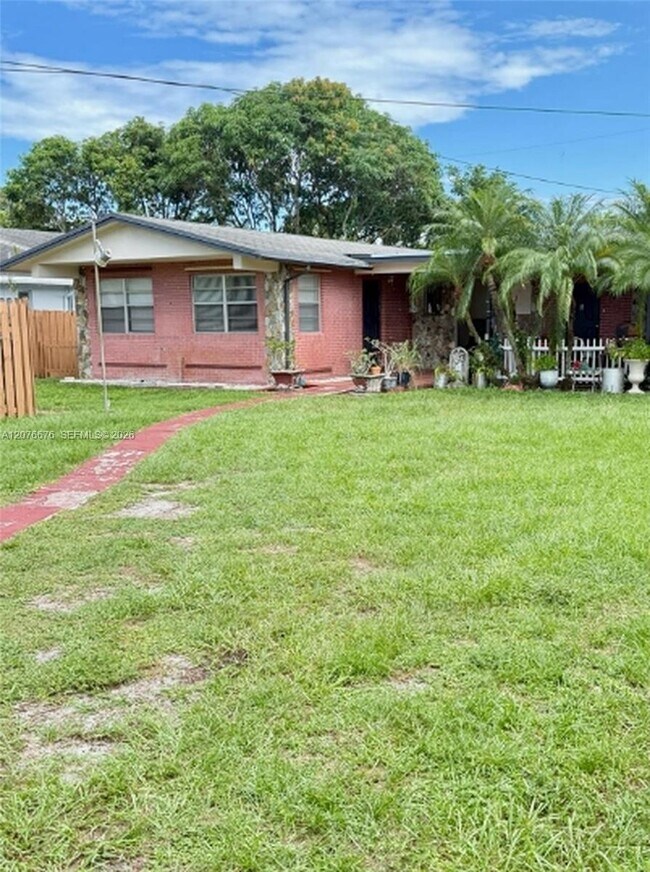 Building Photo - 4088 SW 51st St