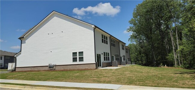 Building Photo - 2801 Habibi Ct