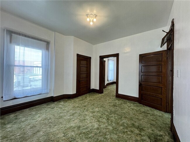 Building Photo - 407 Fallowfield Ave