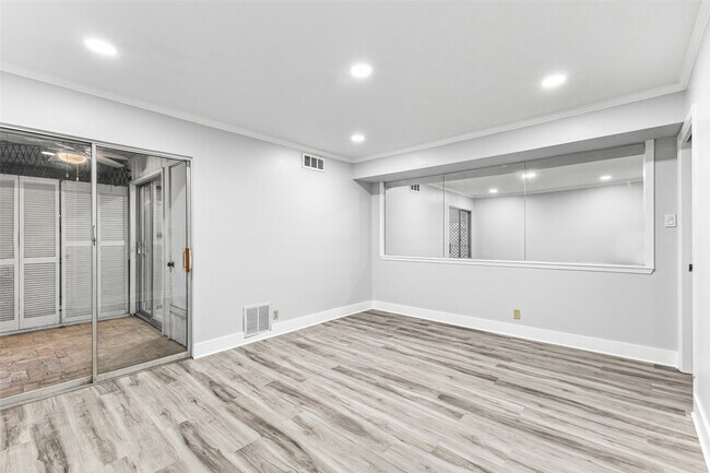 Building Photo - 2501 Marilee Ln