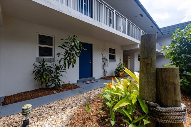 Building Photo - 1001 SE 16th St