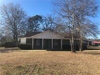 Building Photo - 9650 Trailwood Dr S