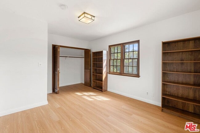 Building Photo - 10593 Wilkins Ave