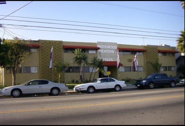 Building Photo - Parkwood Meadow