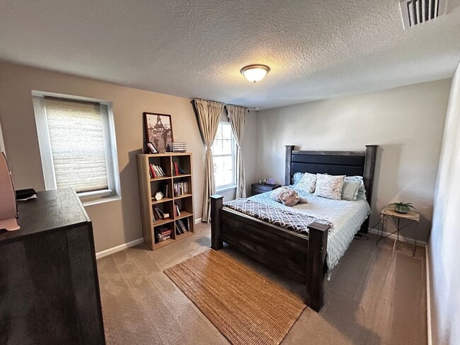 Building Photo - ? Immaculate 4 Bedroom, 3 Bath Home in Sto...