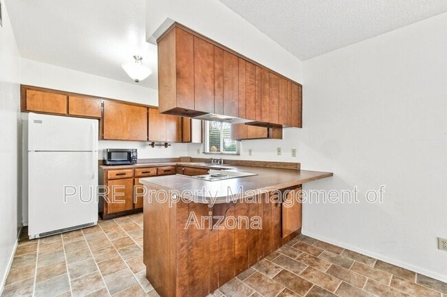 Building Photo - 2604 W Ellis Dr