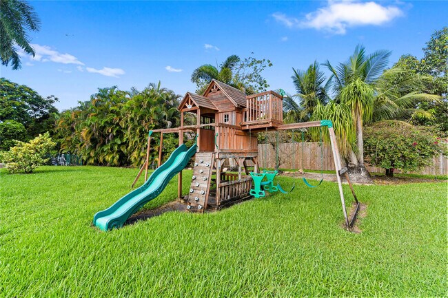 Building Photo - 11391 Sundance Ln