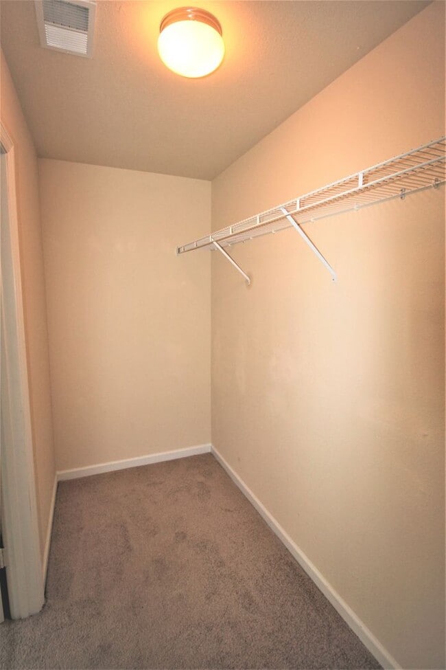 Building Photo - Move In Special!! 1/2 Off First Month's Re...