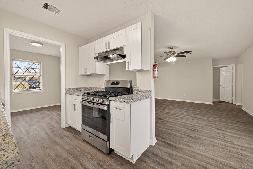 Building Photo - 5423 Grace Point Ln