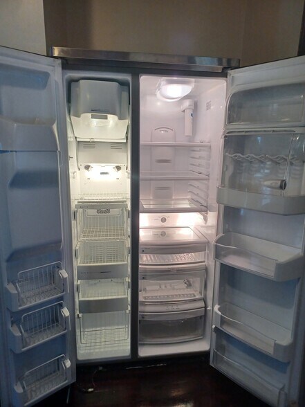 Building Photo - 268 Bond St