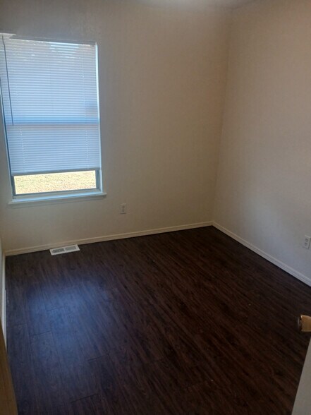 Building Photo - 4301 Yorkshire Dr