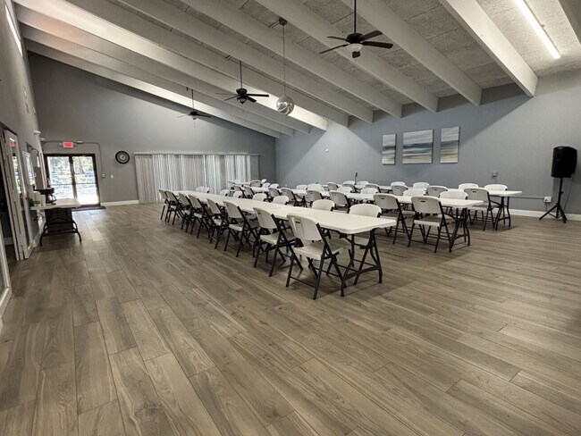 Building Photo - 16 Glen Cove Ct